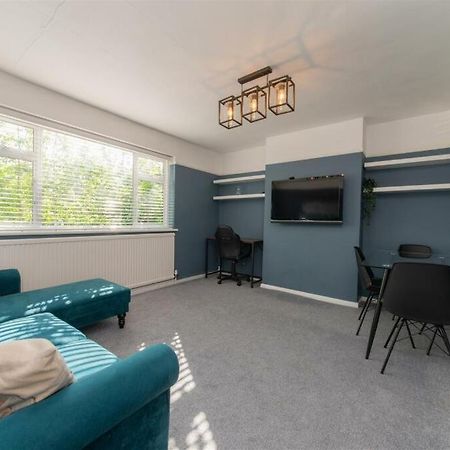 Апартаменты Vibrant & Stylish Mill Hill East Pad Хендон Экстерьер фото