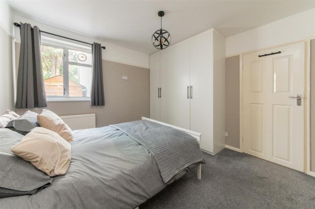 Апартаменты Vibrant & Stylish Mill Hill East Pad Хендон Экстерьер фото